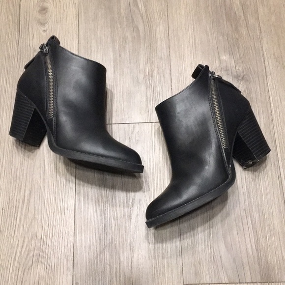 American Eagle Outfitters Shoes - American Eagle Booties